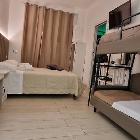 Hotel Mr. Charlie Brown Roma Exterior foto