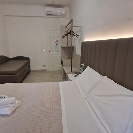 Hotel Mr. Charlie Brown Roma Exterior foto