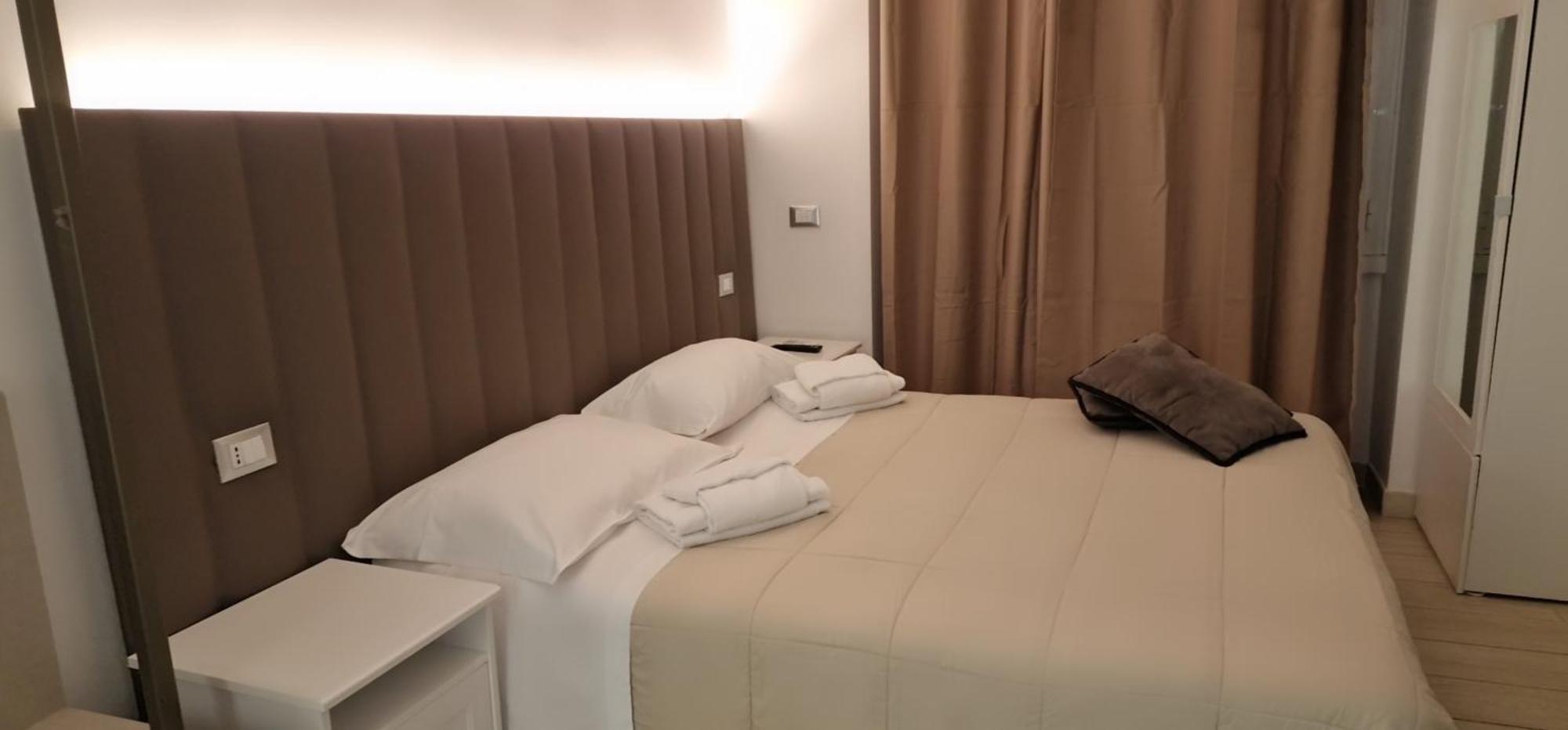Hotel Mr. Charlie Brown Roma Exterior foto