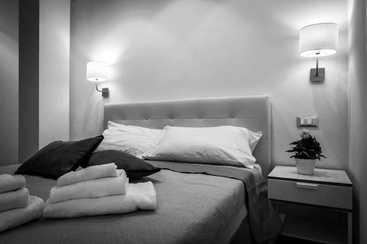 Hotel Mr. Charlie Brown Roma Exterior foto