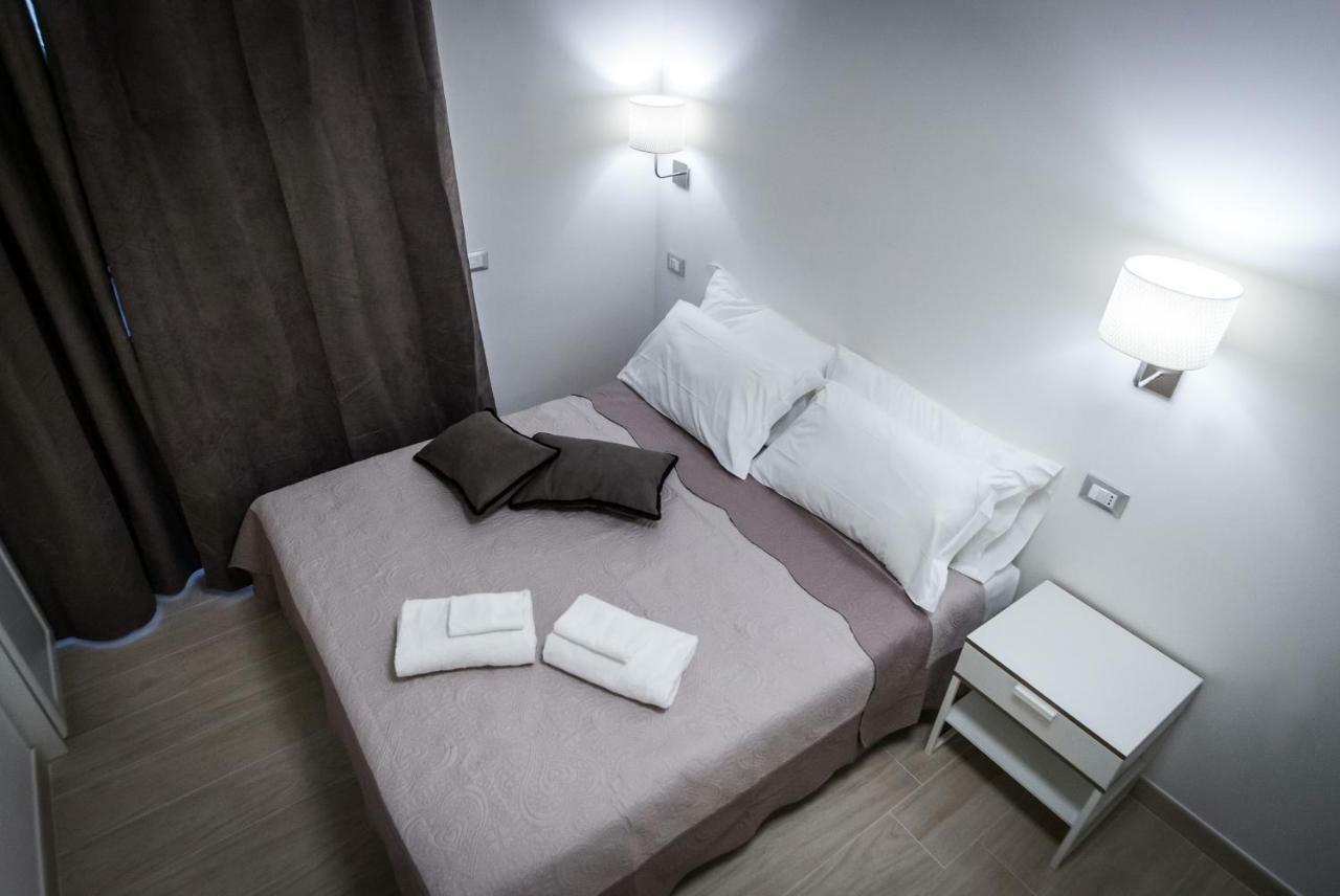Hotel Mr. Charlie Brown Roma Exterior foto